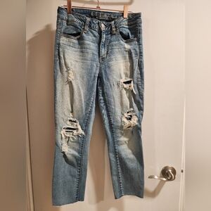American Eagle Outfitters Distressed Cropped Blue Jeans